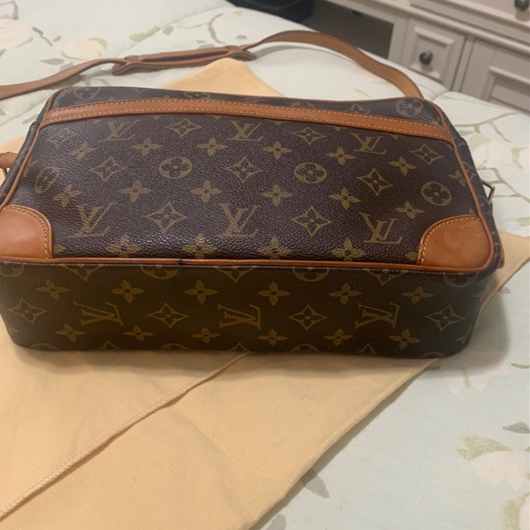 Handbag - Picture 2 of 6